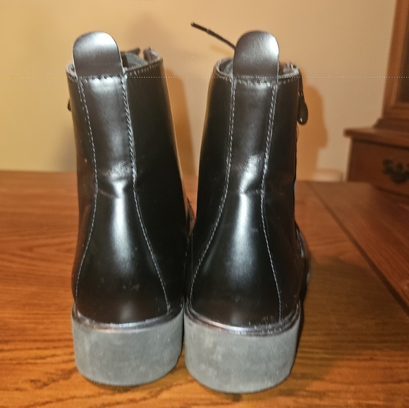 Munro Sara Boot - Picture 9 of 14